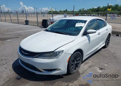 2015 Chrysler 200 C z USA, uszkodzony, nr VIN 1C3CCCCG3FN515394